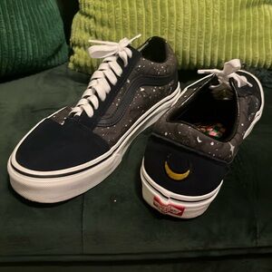 Vans women’s size 10 sailor moon pretty guardian shoes